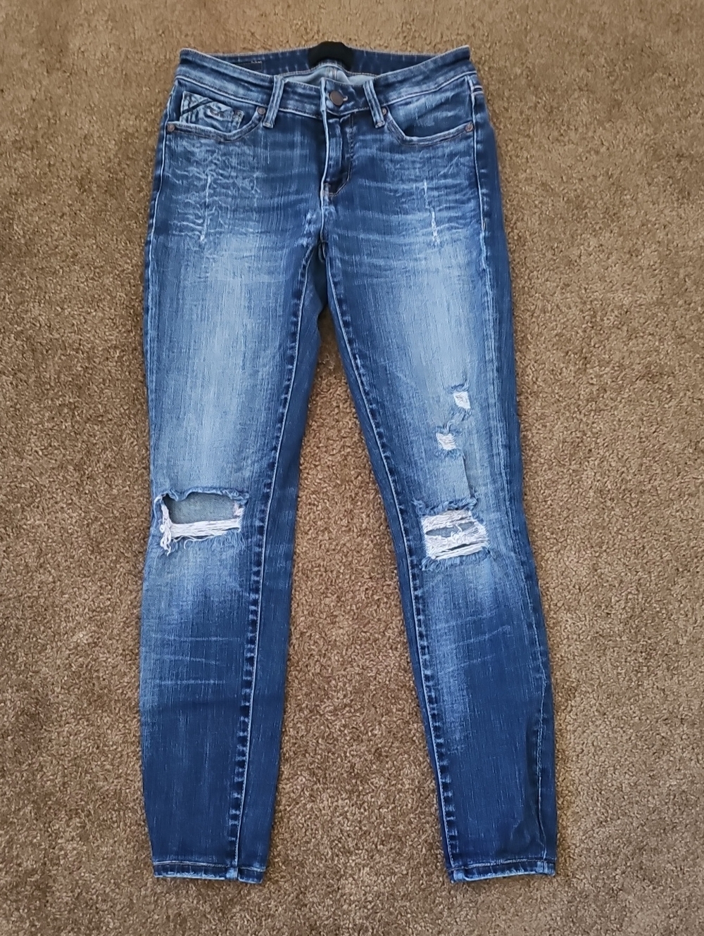 Buckle Black Fit 53  Distressed Skinny Jeans in Faded Blue